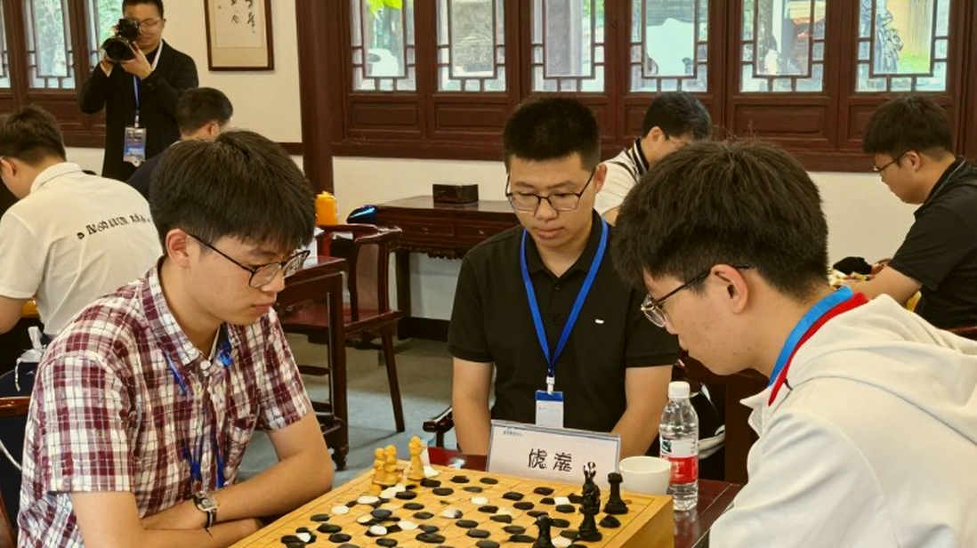 FIDE trước ngày bỏ phiếu 26 tháng 9 tại Samarkand: Lời hứa đưa Carlsen trở lại và bài toán xung đột lợi ích