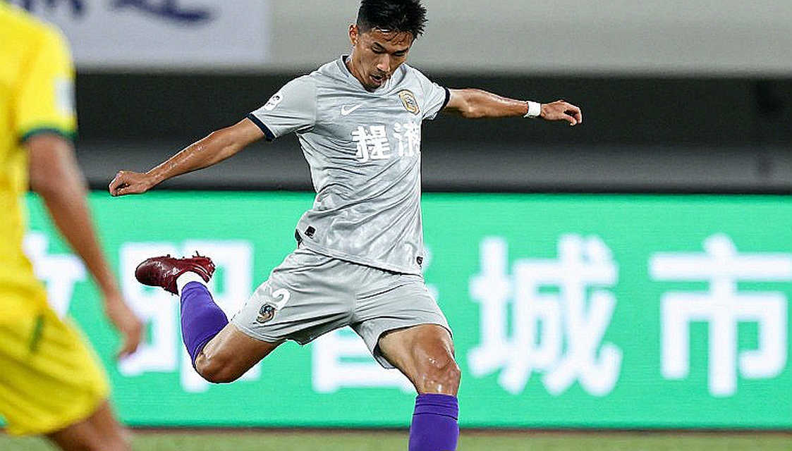 Vincenzo Italiano, Salih Özcan và Wilfred Ndidi: Một buổi họp báo, ba tín hiệu và những khoảng trống dữ liệu