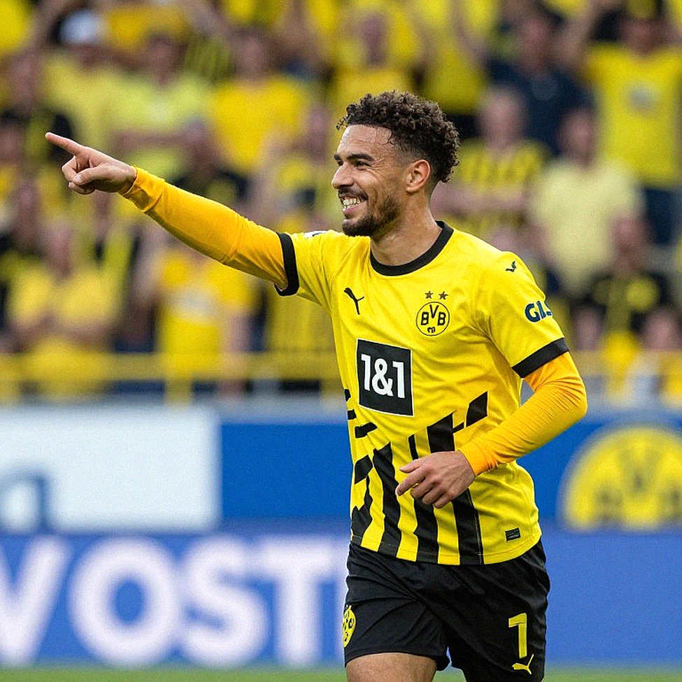 Greenwood, cú đá phạt phút 36 và vết nứt dưới lớp sơn toàn thắng của Manchester City