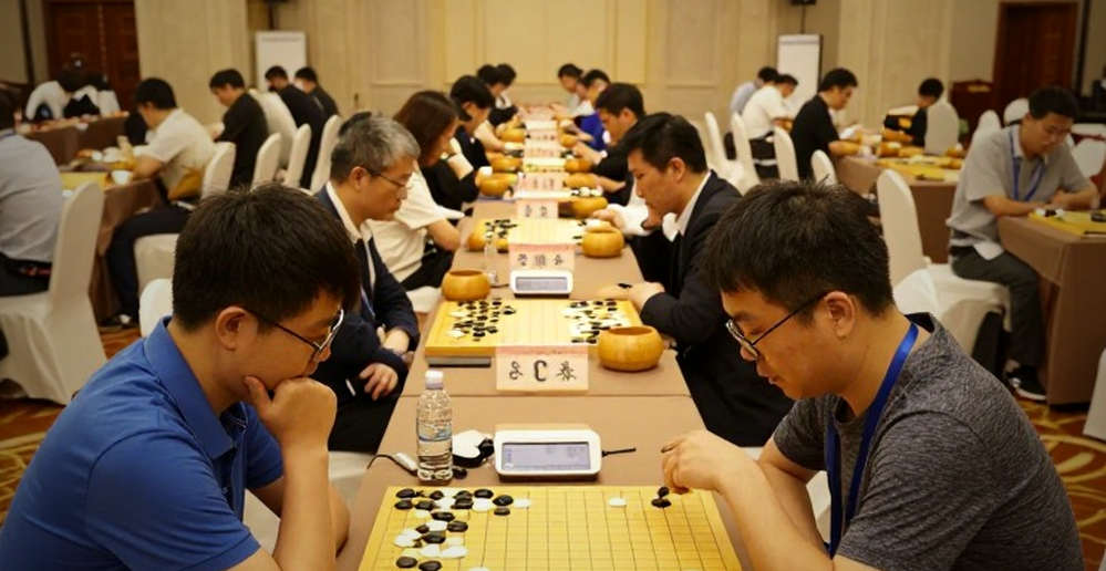 Kỳ chuyển nhượng esports: bài toán kiểm chứng giữa biển tín hiệu rỗng
